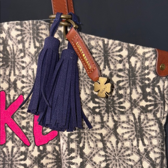Take A Trip Lucky Brand Tote - Picture 3 of 5